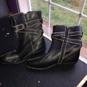 Women’s boots
